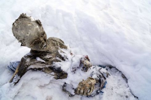 Handout picture released by the town council of Chalchicomula showing one of the two mummified corpses found near the peak of the 5,636-metre Pico de Orizaba, also known as the Citlaltepetl volcano, on the border between the states of Veracruz and Puebla, on March 5, 2015. A team of Mexican climbers searching for a frozen body on the country's highest mountain -- and North America's third -- stumbled onto a second mummified cadaver during their expedition on March 5. The 12 local civil protection mountaineers had embarked on their mission after climbers reported seeing a frozen skull 310 metres (1,000 feet) from the peak of the Pico de Orizaba on Monday. The second body was found 150 metres away, and it was also frozen and mummified, said Juan Navarro, mayor of the town of Chalchicomula de Sesma, near the mountain.  AFP PHOTO / CHALCHICOMULA TOWN COUNCIL / HILARIO AGUILAR   ---   RESTRICTED TO EDITORIAL USE - MANDATORY CREDIT "AFP PHOTO / CHALCHICOMULA TOWN COUNCIL / HILARIO AGUILAR" - NO MARKETING NO ADVERTISING CAMPAIGNS - DISTRIBUTED AS A SERVICE TO CLIENTSHILARIO AGUILAR/AFP/Getty Images
